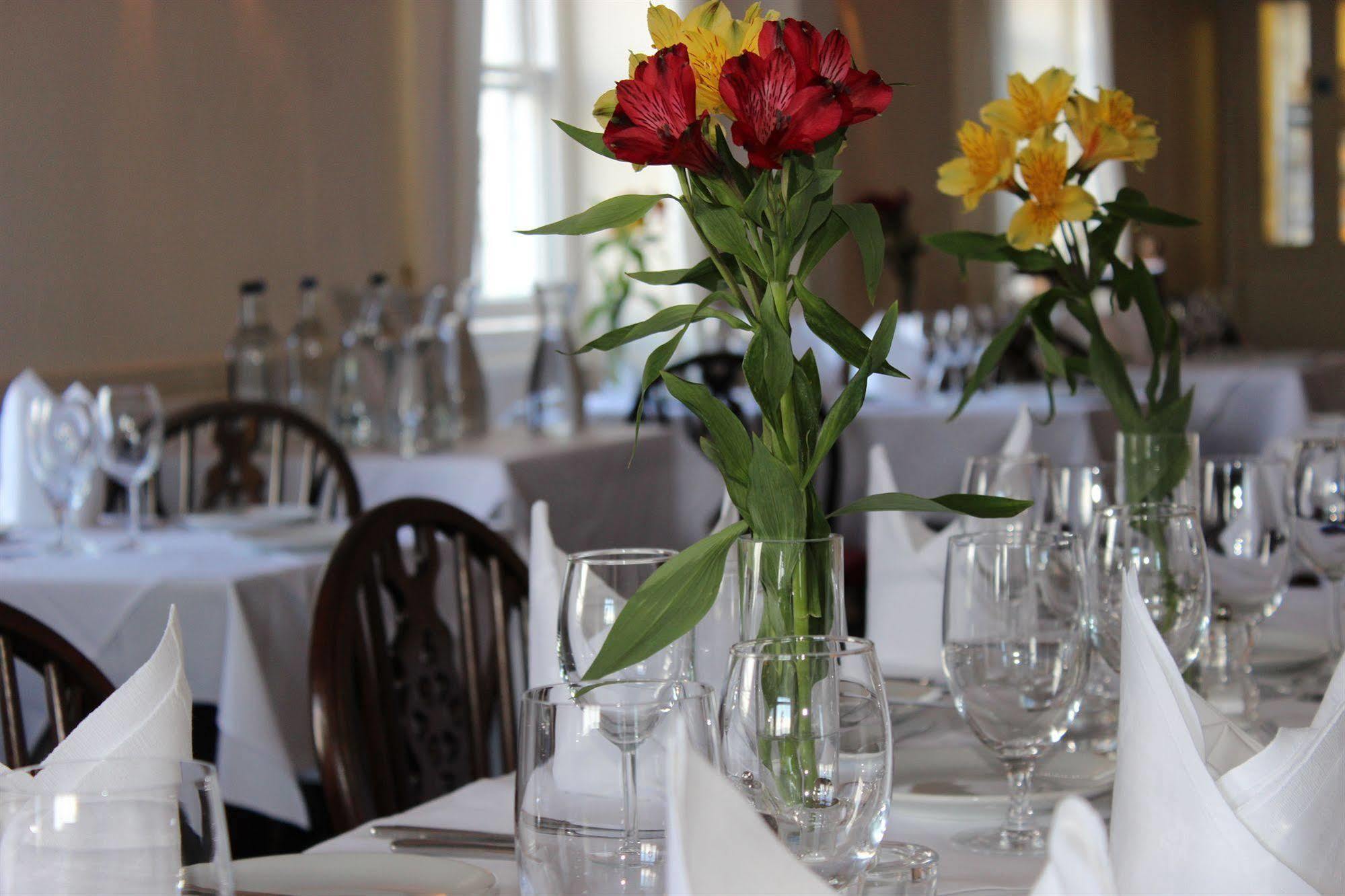 קלובלי Red Lion Hotel מראה חיצוני תמונה